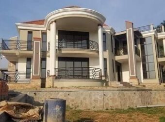 BEAUTIFUL DUPLEX VILLA OF A 6BEDROOM HOUSE FOR SALE AT UGANDA, AKHRIGHT CITY