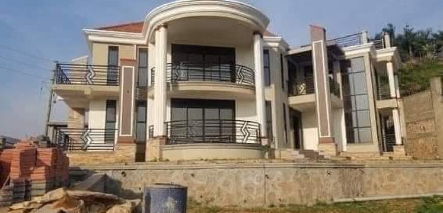 BEAUTIFUL DUPLEX VILLA OF A 6BEDROOM HOUSE FOR SALE AT UGANDA, AKHRIGHT CITY