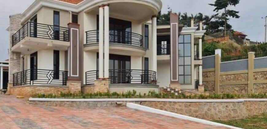 BEAUTIFUL DUPLEX VILLA OF A 6BEDROOM HOUSE FOR SALE AT UGANDA, AKHRIGHT CITY