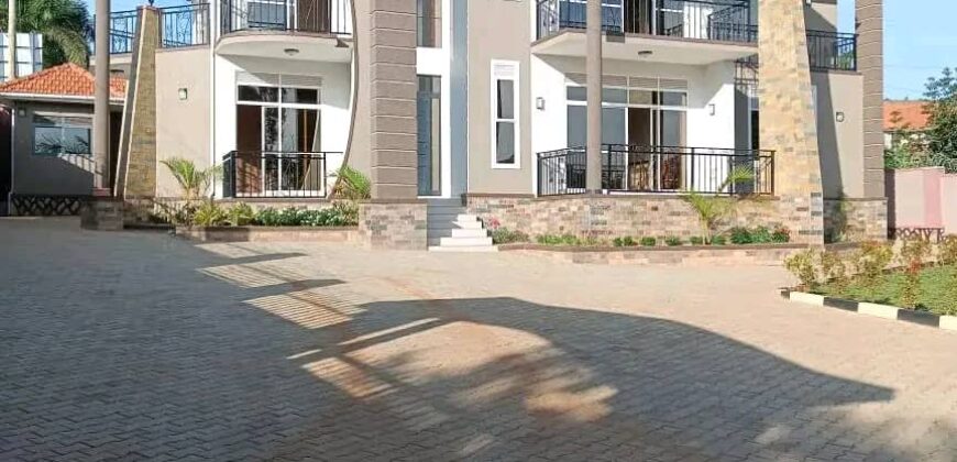 THE RESPLENDENT RESIDENT OF 5BEDROOM HOUSE FOR SALE AT UGANDA KIRA