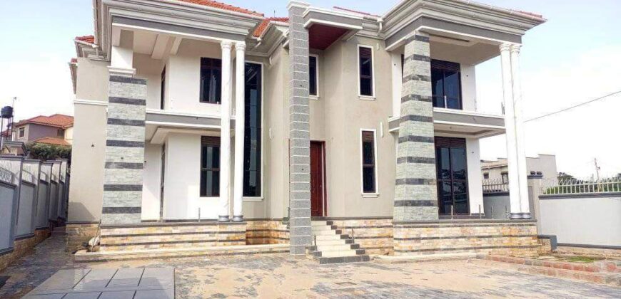 THE RESPLENDENT RESIDENT OF 5BEDROOM HOUSE FOR SALE AT UGANDA KIRA