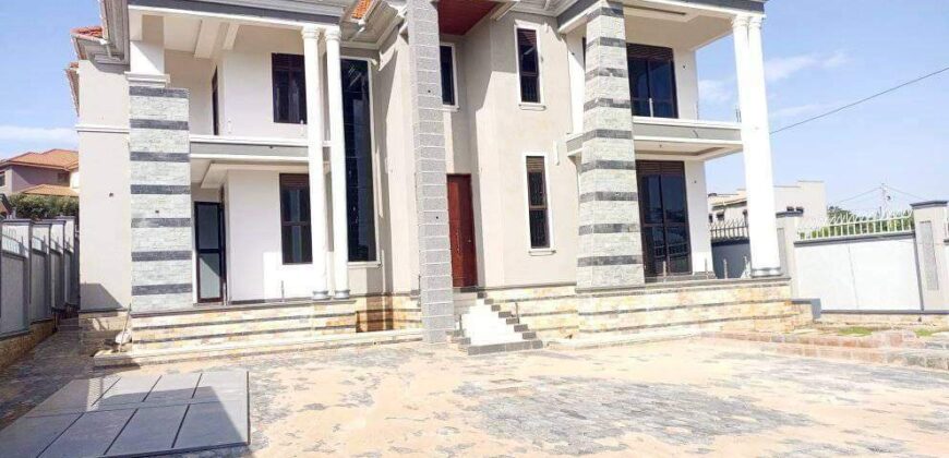 THE RESPLENDENT RESIDENT OF 5BEDROOM HOUSE FOR SALE AT UGANDA KIRA