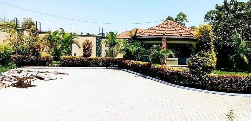 MAJESTIC 7BEDROOM HOUSE FOR SALE IN UGANDA -KIIRA