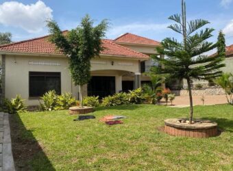 BRIGHT 5BEDROOM HOUSE FOR SALE AT UGANDA -KAMPALA