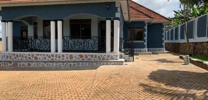 A CAPTIVATING 4BEDROOM HOUSE FOR SALE AT UGANDA -MUTUNDWE