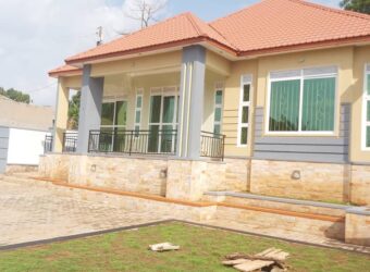 NEWLY CLASSIC 3EDROOM HOUSE FOR SALE AT UGANDA -KITENDE