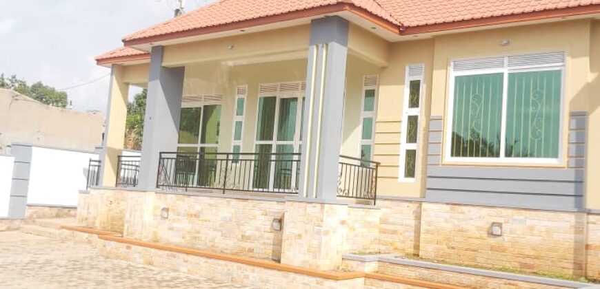 NEWLY CLASSIC 3EDROOM HOUSE FOR SALE AT UGANDA -KITENDE