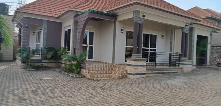 A CRAFTSMANSHIP 4 BEDROOM HOUSE FOR SALE AT UGANDA -KIIRA