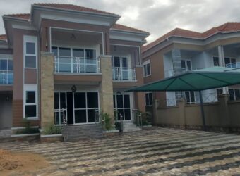IMMACULATE HOUSE OF 5BEDROOM APARTMENT FOR SALE AT UGANDA -KYANJA