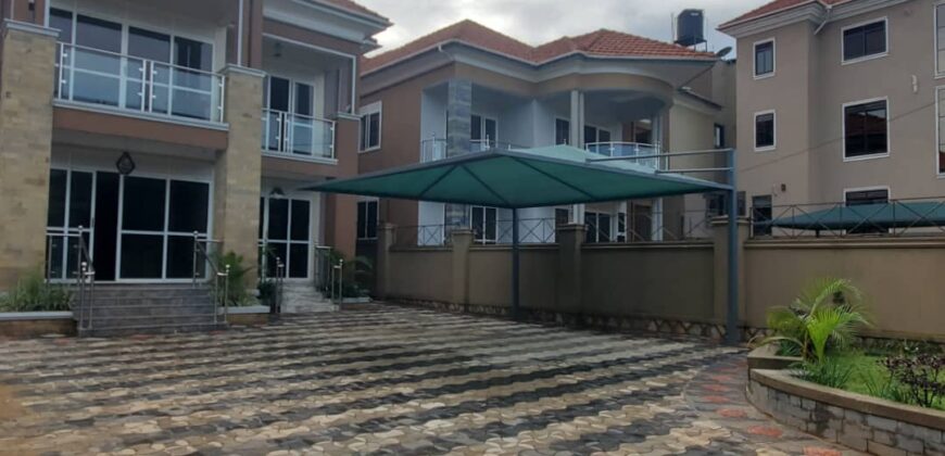 IMMACULATE HOUSE OF 5BEDROOM APARTMENT FOR SALE AT UGANDA -KYANJA