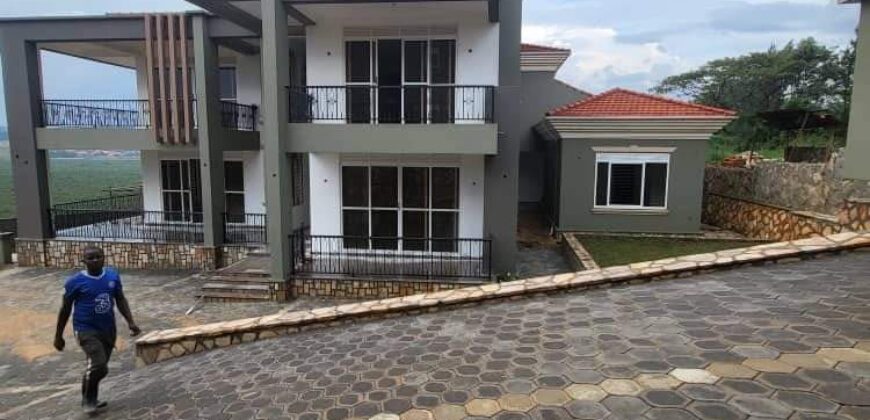 AMAZINGLY WELL BUILT MANSION FOR SALE AT UGANDA -MUNYONYO