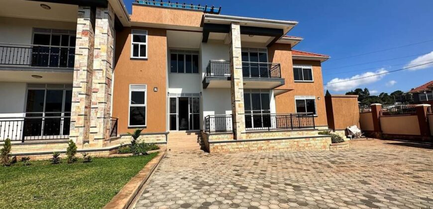 A BEAUTIFUL MANSION OF A 6BEDROOM HOUSE FOR SALE AT UGANDA -KIGO