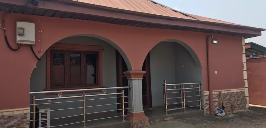 5 BEDROOM BUNGALOW WITH A ROOM EN-SUITE FOR 40,000,000 NAIRA