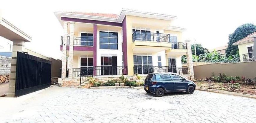 A BEAUTIFUL 5BEDROOM HOUSE AT UGANDA -KAMPALA FOR SALE