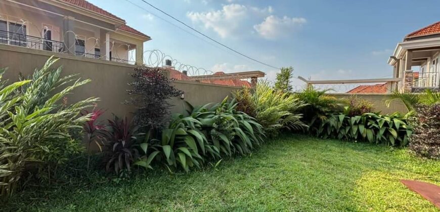 A BEAUTIFUL 5BEDROOM HOUSE AT UGANDA -KAMPALA FOR SALE