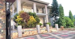 SWEET HOUSE OF 6BEDROOM FOR SALE AT UGANDA -MUNYONYO