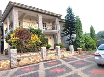 SWEET HOUSE OF 6BEDROOM FOR SALE AT UGANDA -MUNYONYO