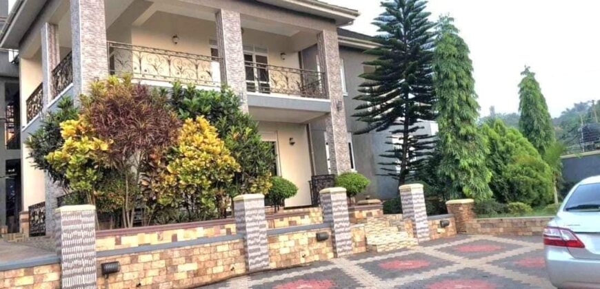 SWEET HOUSE OF 6BEDROOM FOR SALE AT UGANDA -MUNYONYO