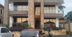 A5BEDROOMFOR SALE AT UGANDA -MUNYONYO