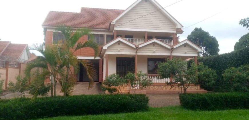 MAGNIFICENT FAMILY SIZABLE 5 BEDROOM HOUSE FOR SALE AT UGANDA KISAASI