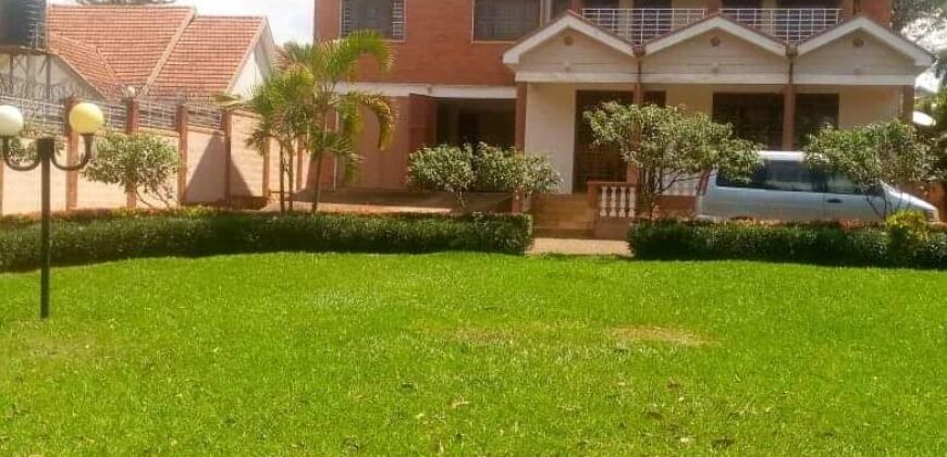 MAGNIFICENT FAMILY SIZABLE 5 BEDROOM HOUSE FOR SALE AT UGANDA KISAASI