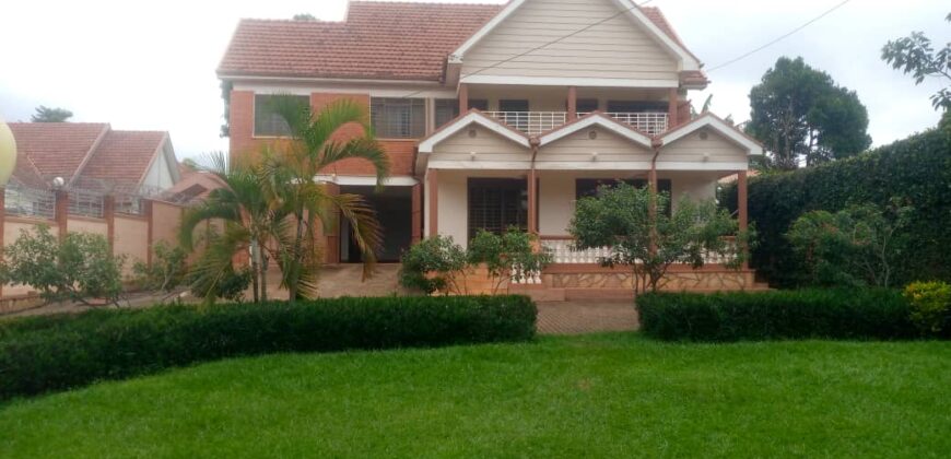 MAGNIFICENT FAMILY SIZABLE 5 BEDROOM HOUSE FOR SALE AT UGANDA KISAASI