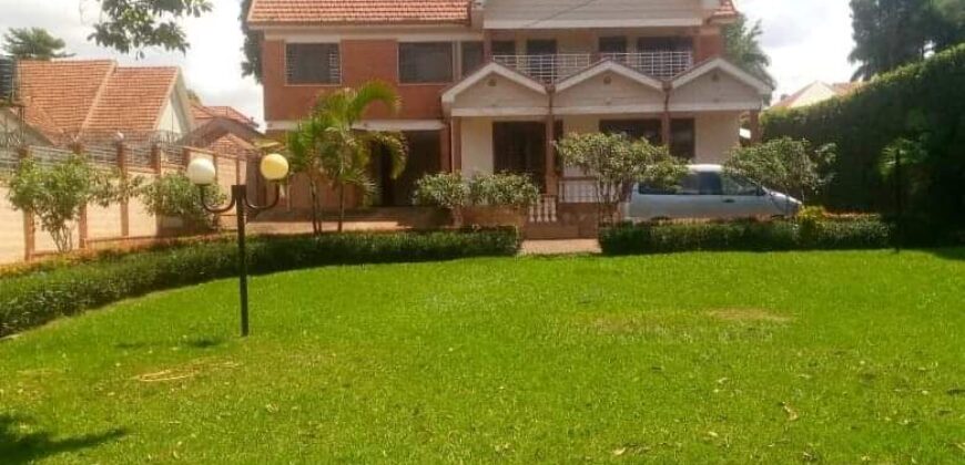 MAGNIFICENT FAMILY SIZABLE 5 BEDROOM HOUSE FOR SALE AT UGANDA KISAASI