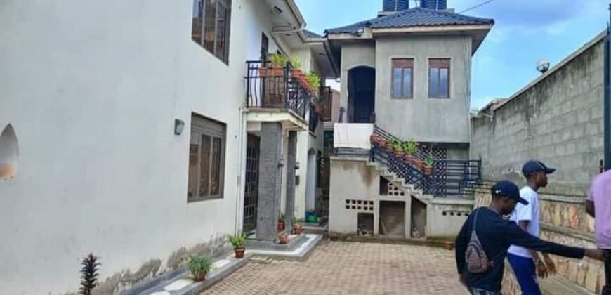 A GORGEOUS 5 BEDROOM EN-SUITES FOR SALE AT UGANDA – GAYAZA