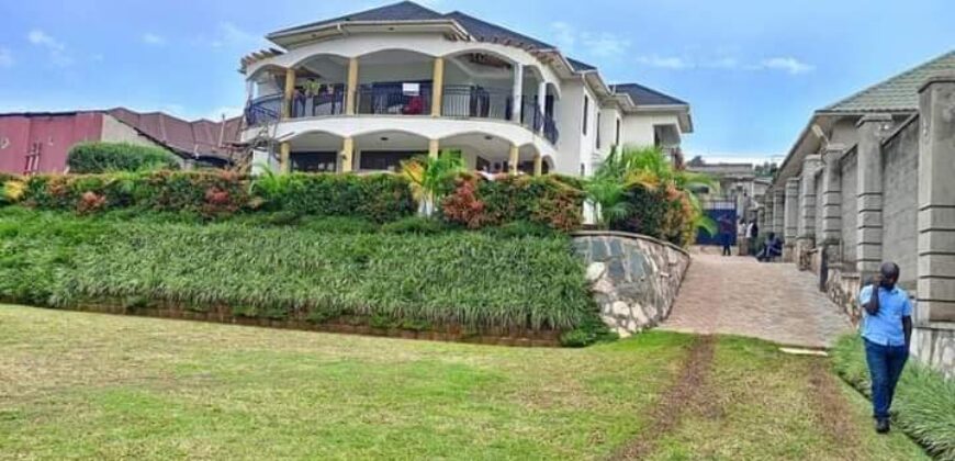 A GORGEOUS 5 BEDROOM EN-SUITES FOR SALE AT UGANDA – GAYAZA