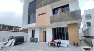 5 BEDROOM FULLY DETACHED DUPLEX