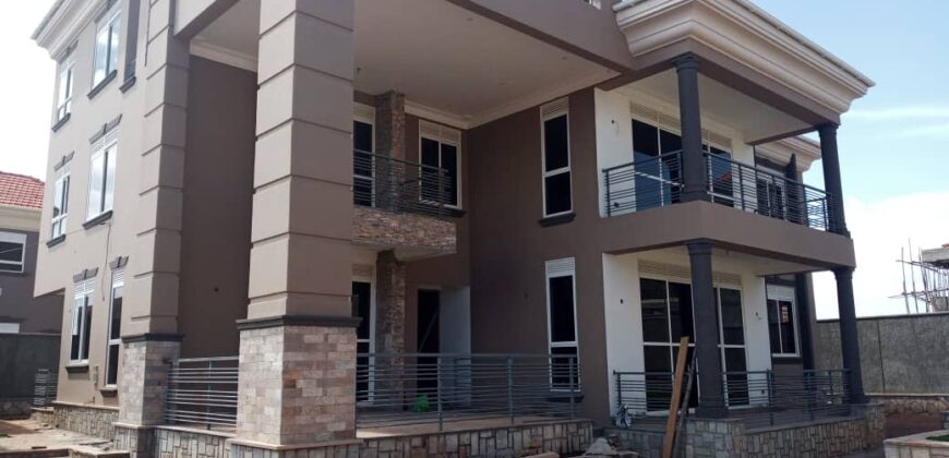 EXECUTIVE 5 BEDROOM HOUSE FOR SALE AT UGANDA -MUNYONYO