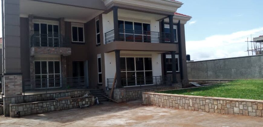 EXECUTIVE 5 BEDROOM HOUSE FOR SALE AT UGANDA -MUNYONYO