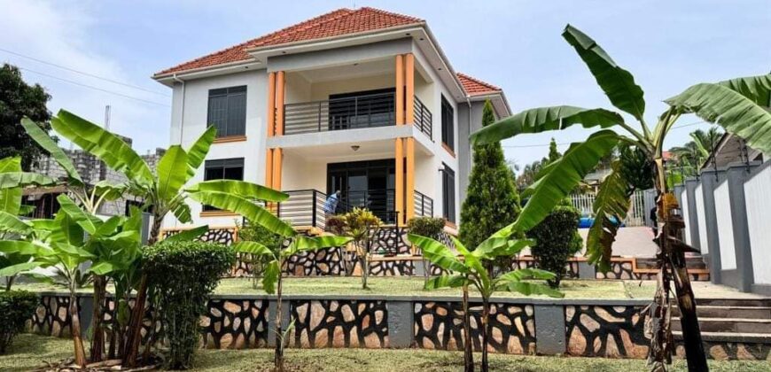 EXCELLENT 4BEDROOM HOUSE AT UGANDA- ENTEBBE