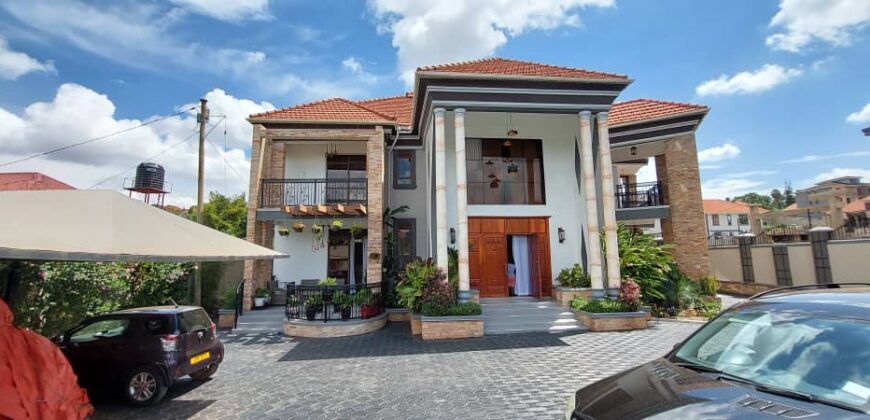 A beautiful 5 bedroom house For sale at UGANDA-KAMPALA