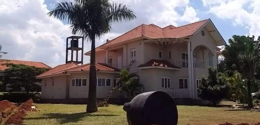 MARVELLOUS 7BEDROOM HOUSE FOR SALE AT UGANDA – GAYAZA NAMAVUNDA