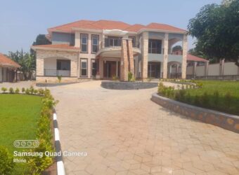 A SPACIOUS 7 BEDROOM HOUSE FOR SALE AT UGANDA -GAYAZA