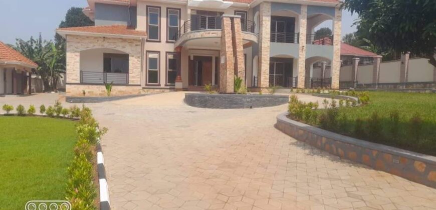 A SPACIOUS 7 BEDROOM HOUSE FOR SALE AT UGANDA -GAYAZA