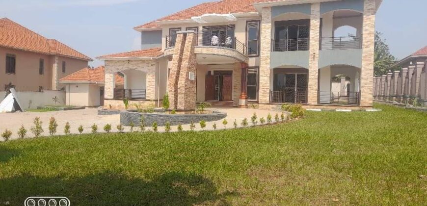 A SPACIOUS 7 BEDROOM HOUSE FOR SALE AT UGANDA -GAYAZA