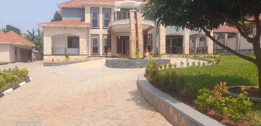 A SPACIOUS 7 BEDROOM HOUSE FOR SALE AT UGANDA -GAYAZA