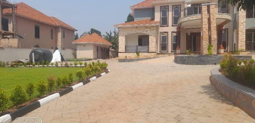 A SPACIOUS 7 BEDROOM HOUSE FOR SALE AT UGANDA -GAYAZA