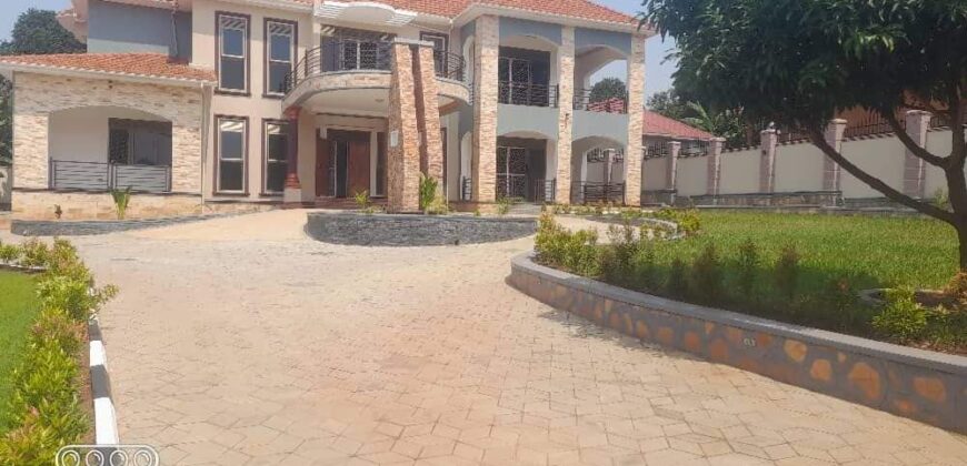 A SPACIOUS 7 BEDROOM HOUSE FOR SALE AT UGANDA -GAYAZA