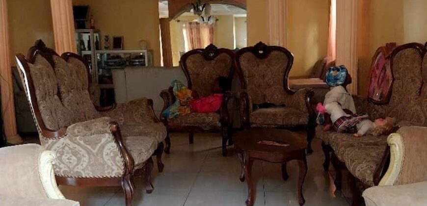 VILLA DE RÊVE À VENDRE À YAOUNDÉ MESSASI :  – PRIX: 30000000 FRANC CEFA