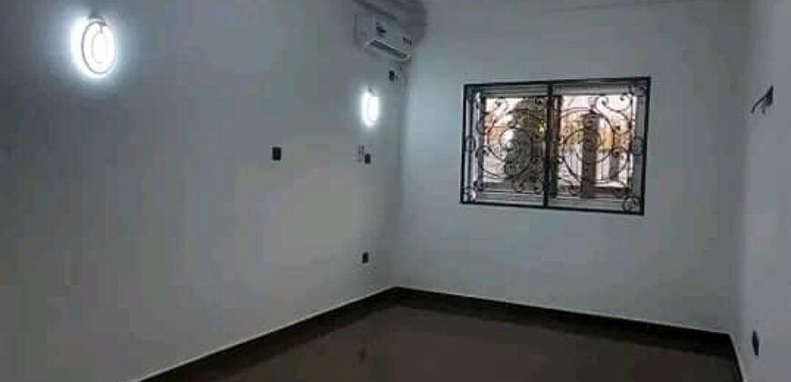 Duplex meublé avec piscine a louer à Yaoundé 130mil la nuitée