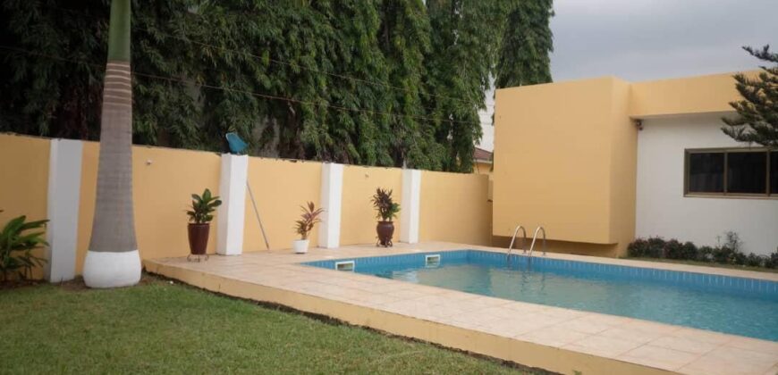 3 BEDROOM HOUSE WITH A SWIMMING POOL,BOYSQUARTERS AND A LAWN,ETC. RENT AT WEST AIRPORT RESIDENTIAL, ACCRA.