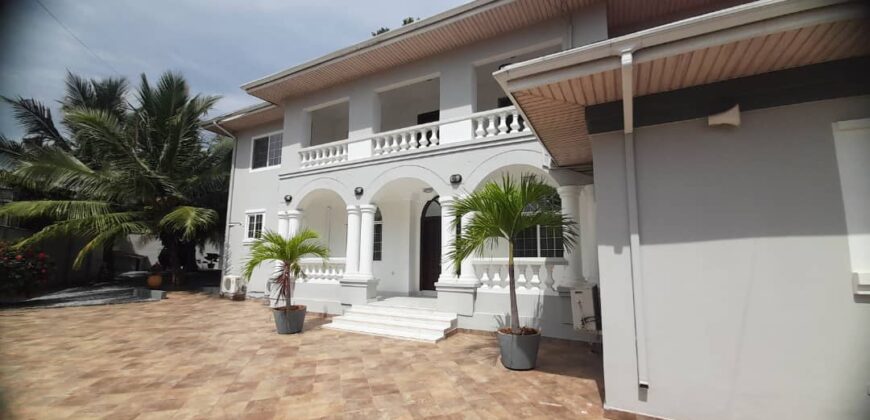 5BEDROOM WITH 1BEDROOM BOYS QUARTERS AND SWIMMING POOL HOUSE FOR SALE AT CANTONMENT.