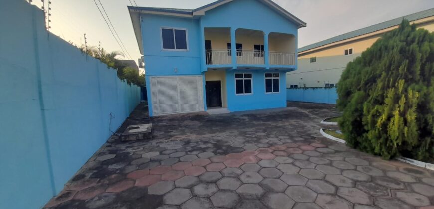 5BEDROOM WITH 1BEDROOM STAFF QUARTERS AND SECURITY POST SELF COMPOUND HOUSE FOR RENT AT WEST LAND.