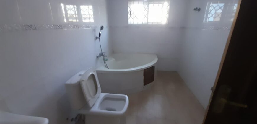 5BEDROOM WITH 1BEDROOM STAFF QUARTERS AND SECURITY POST SELF COMPOUND HOUSE FOR RENT AT WEST LAND.