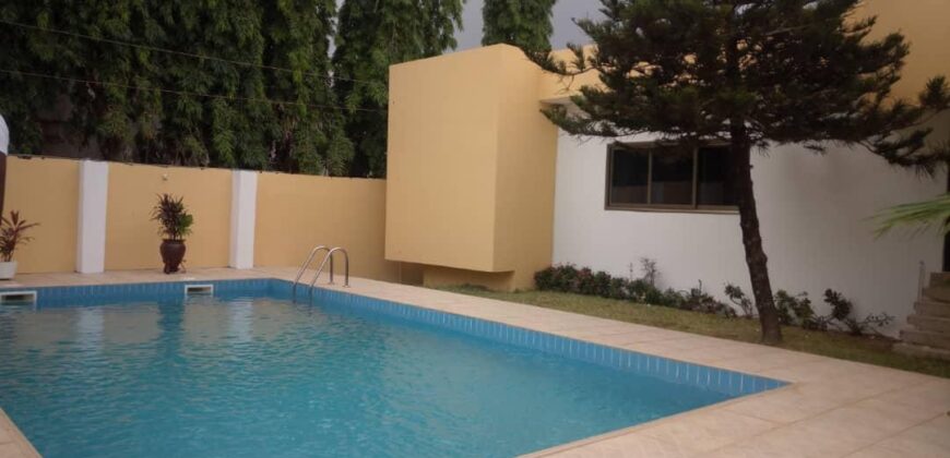 3 BEDROOM HOUSE WITH A SWIMMING POOL,BOYSQUARTERS AND A LAWN,ETC. RENT AT WEST AIRPORT RESIDENTIAL, ACCRA.