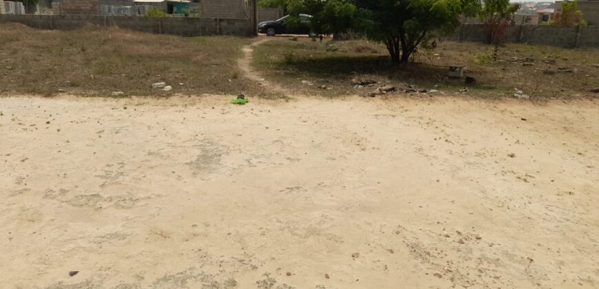 REGISTERED LAND TITLE CERTIFICATE 2 PLOT OF LAND FOR SALE AT TEMA COMMUNITY 25 IN A GATED COMMUNITY GREEN ESTATE.