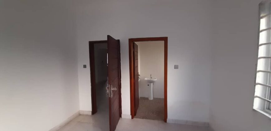 Newly built 2brm all rooms en-suite apartments for rent at Oyarifa tollbooth.